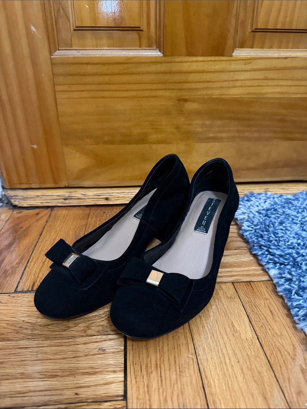 Steven By Steve Madden Black Bow Heels with Gold Accent